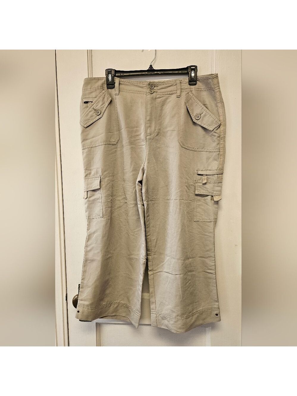 Caribbean Joe Womens Clam Digger Capri Pants in Light Khaki